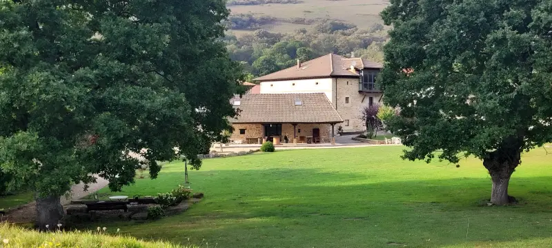 Porche y jardín