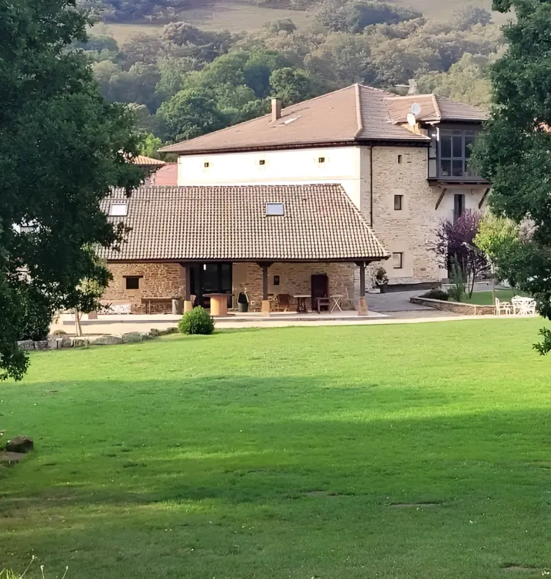Porche y jardín